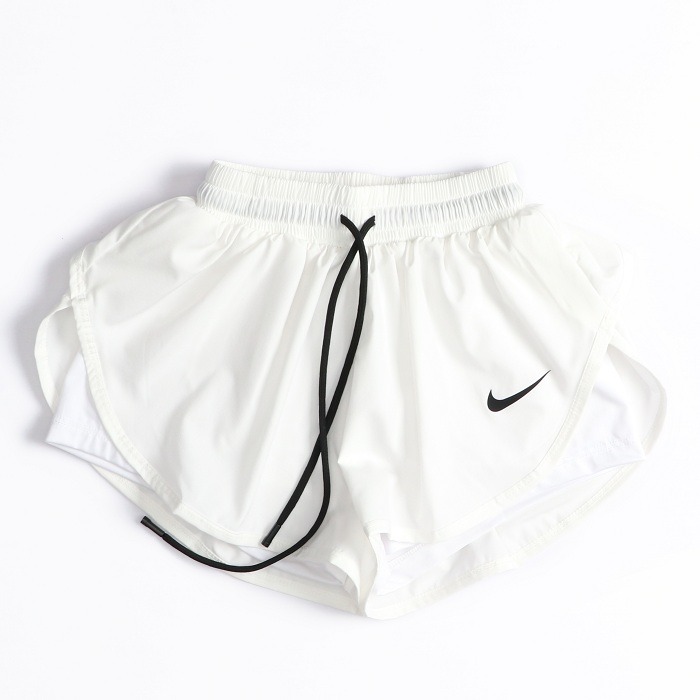 Sports-shorts-with-back-pleats